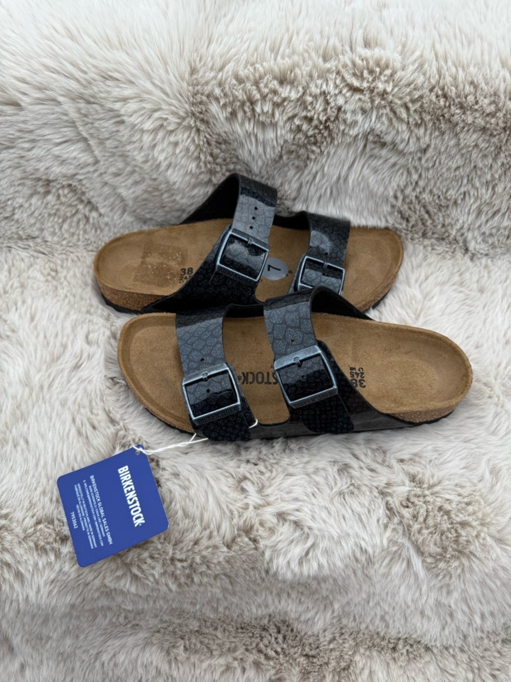 Birkenstock Arizona Sandals NWT Size 38 - Picture 1 of 6